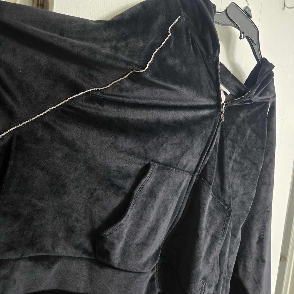 Victoria's Secret Black Velvet Garment - Picture 6 of 9